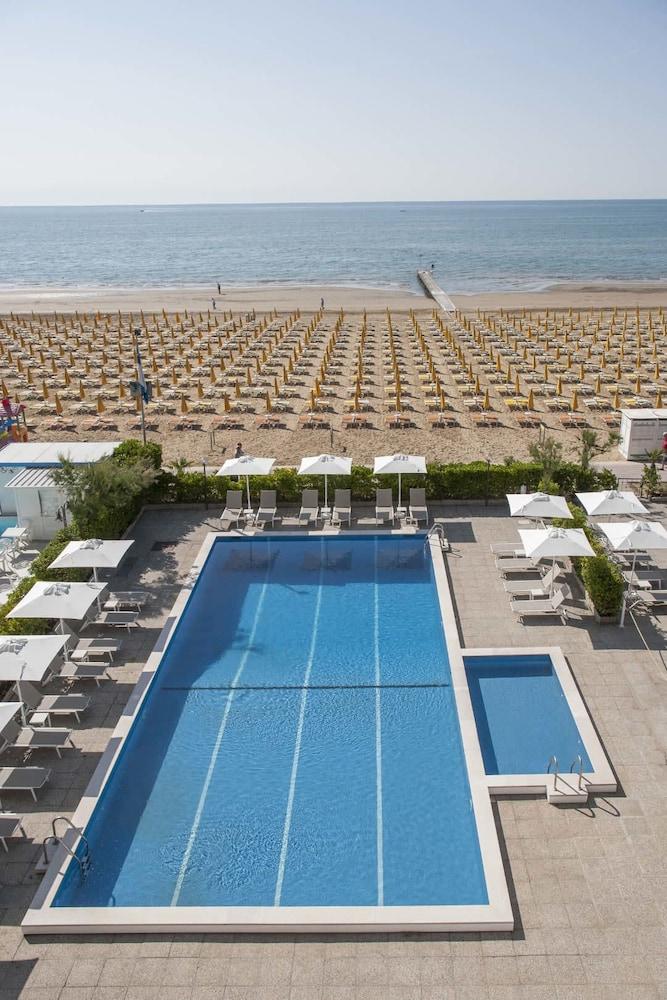 Hotel Imperial Palace Lido di Jesolo Kültér fotó