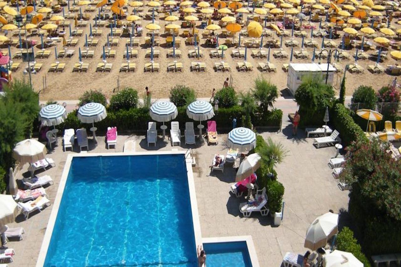 Hotel Imperial Palace Lido di Jesolo Kültér fotó